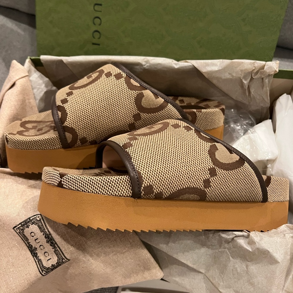 SOLD -NEW Gucci jumbo GG logo Angelina platform slides - Picture 9 of 14